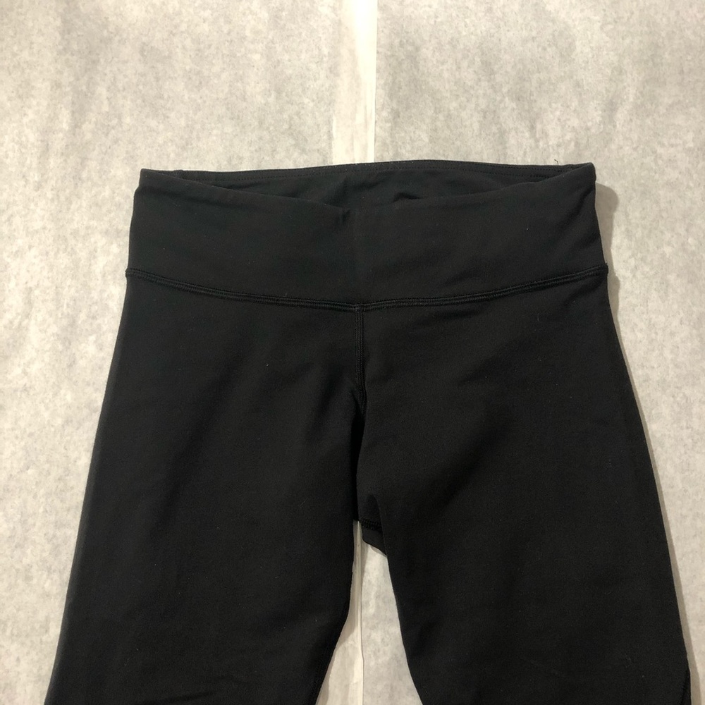 Lululemon Low Rise Capri. - Picture 7 of 7